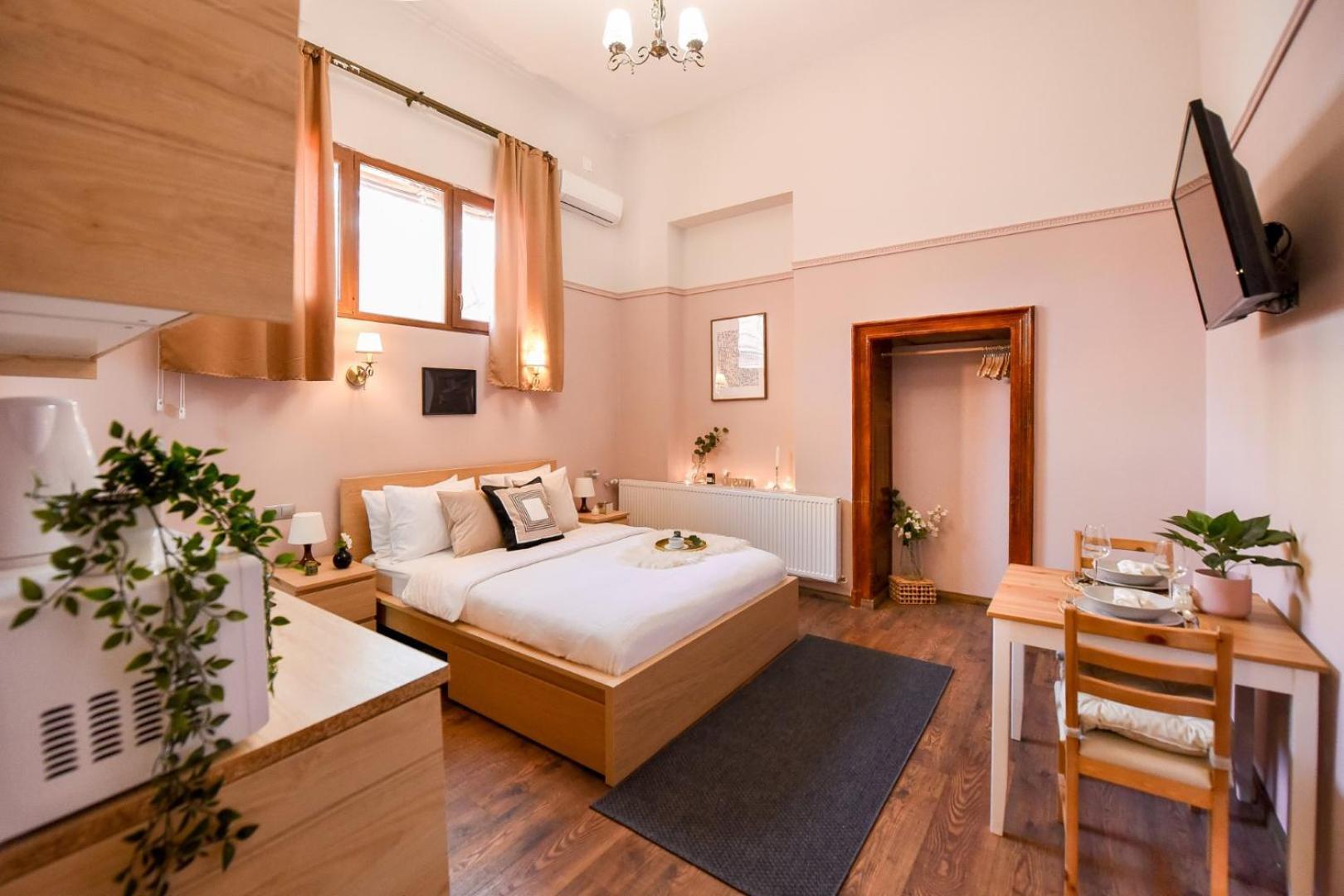 Historic Charm, Modern Comfort - Accommodation In The Heart Of The Old Town ブカレスト 部屋 写真