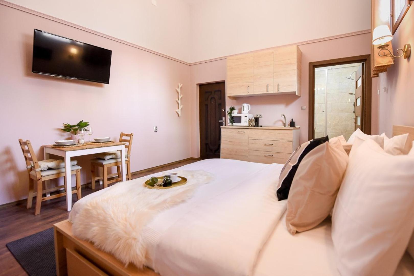 Historic Charm, Modern Comfort - Accommodation In The Heart Of The Old Town ブカレスト 部屋 写真