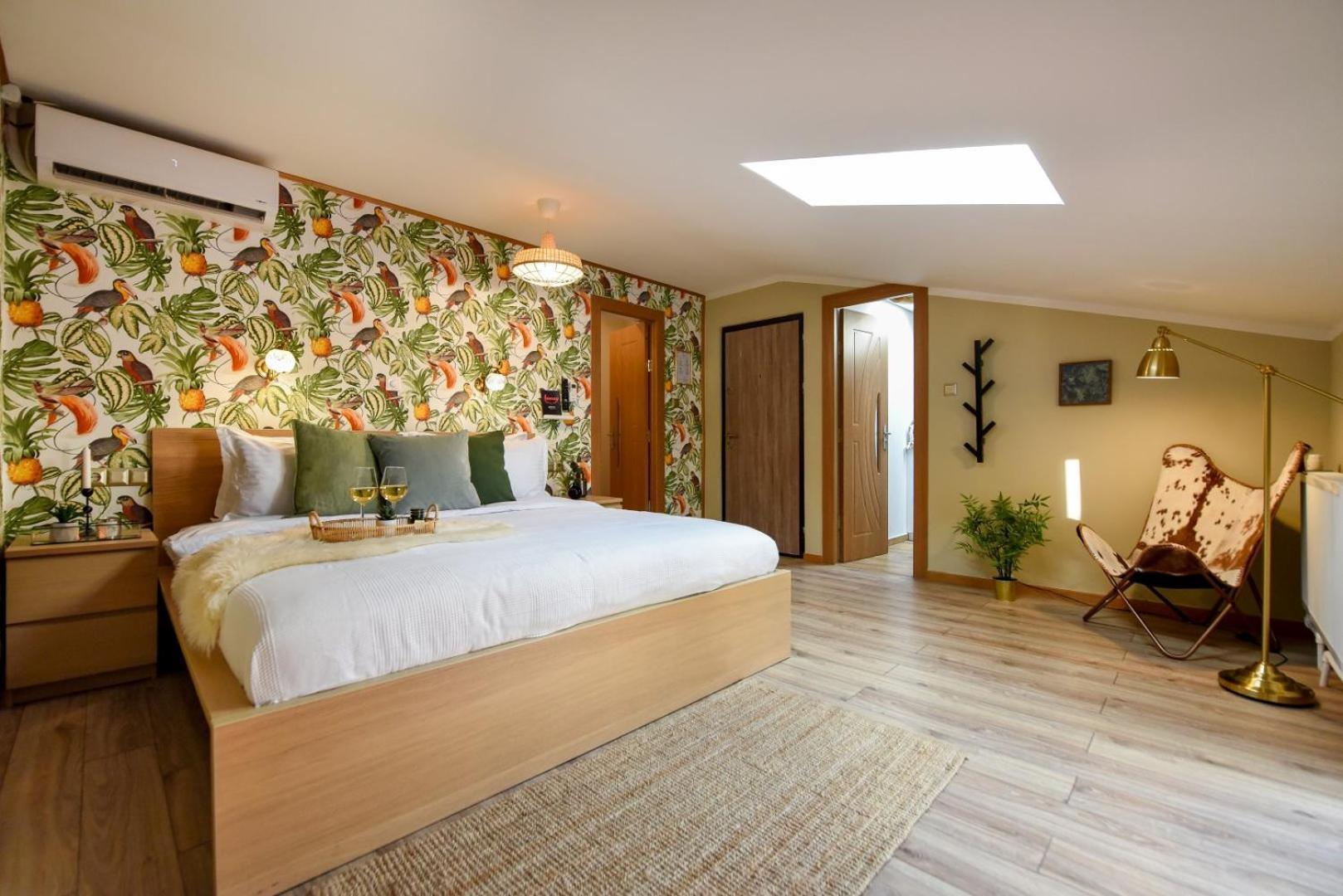 Historic Charm, Modern Comfort - Accommodation In The Heart Of The Old Town ブカレスト 部屋 写真